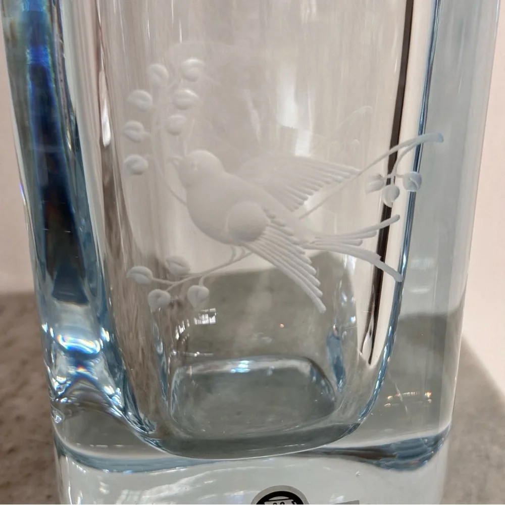 Vintage Art Glass Decor Vase Strombergshyttan Sweded with Etched Bird & Leaves